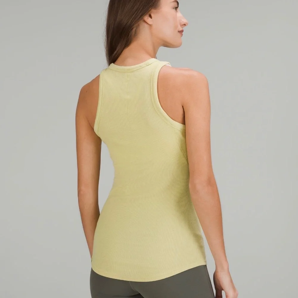 NWT hold tight tank - Picture 2 of 4